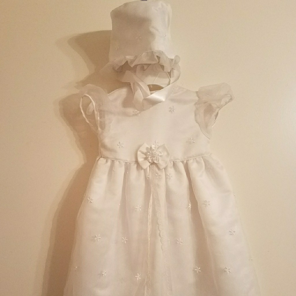 Ivory Christening Gown and Bonnet NWOT 9-12 months